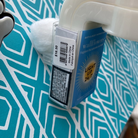 Bath and Body Works, home scent plugins, car scent holder. - Picture 4 of 4